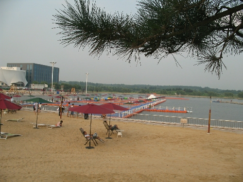 泰安天頤湖建成山東內(nèi)陸最大海濱式浴場(chǎng)