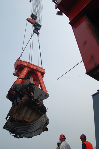 世界最大800噸抓斗在山東煙臺誕生