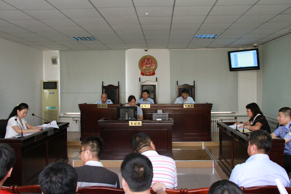 青島市首例行政機(jī)關(guān)負(fù)責(zé)人出庭應(yīng)訴行政案件在即墨法院公開開庭審理