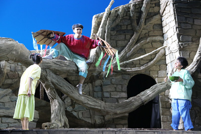 舞臺(tái)劇《想飛的孩子》亮相十藝節(jié)