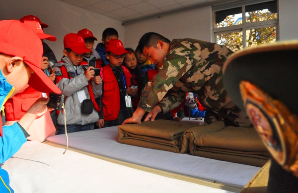 山東青島邊檢站開展“警營開放日”活動(dòng)