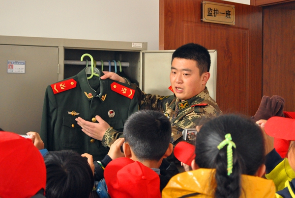 山東青島邊檢站開展“警營開放日”活動(dòng)