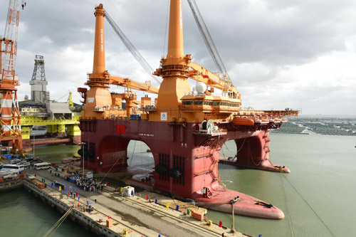 中集來福士兩座深水半潛式起重生活平臺同時命名交付 近日赴巴西作業