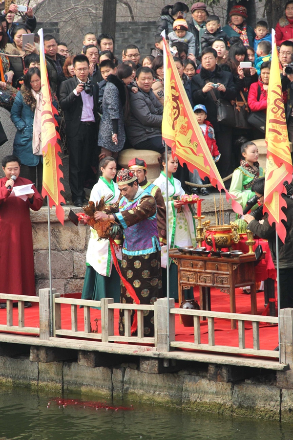 農歷“二月二”山東臺兒莊古運河畔再現祭河神傳統民俗