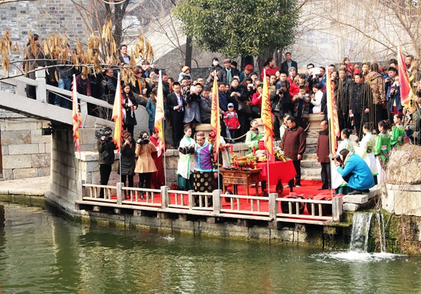 農歷“二月二”山東臺兒莊古運河畔再現祭河神傳統民俗