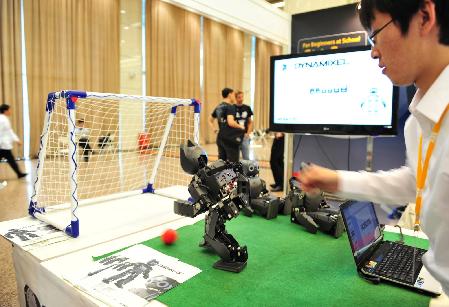 世界機(jī)器人“聚會”上海