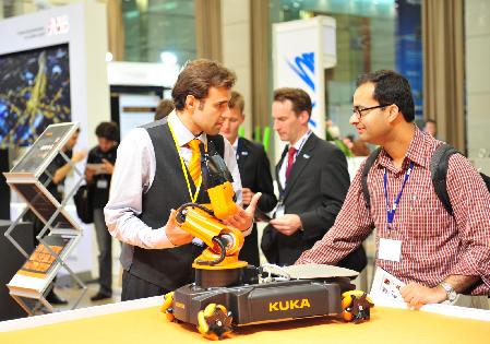 世界機(jī)器人“聚會”上海