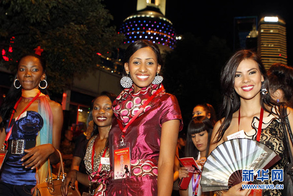 “美麗”巡航上海夜色