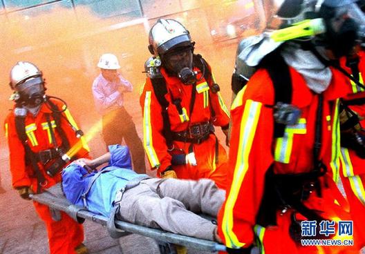 上海舉行國際郵輪大型消防演習(xí)