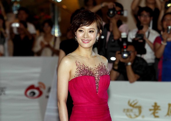 第十八屆上海電視節(jié)閉幕式紅毯星光閃耀 孫儷亮相