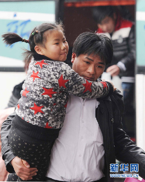 上海：各大長途客運站迎來返滬客流高峰