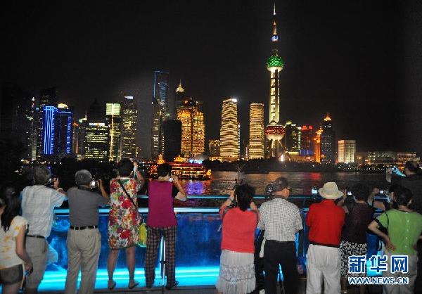 上海北外灘濱江綠地(國客中心段)對外開放