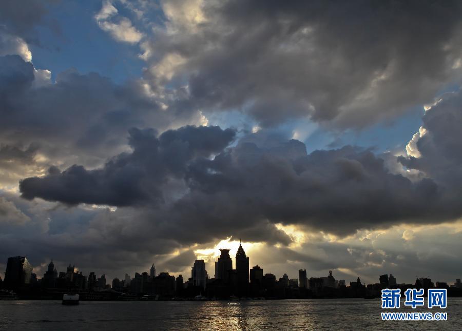 “?？?#8221;逼近