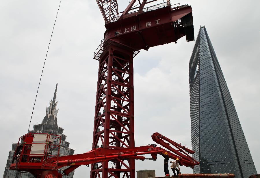 規(guī)劃高度632米的上海中心大廈開始幕墻安裝 主樓即將建至第70層