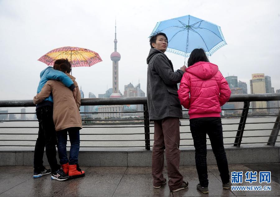 從外灘“情人墻”到人民公園“相親角”——上海“戀愛角”30年變遷