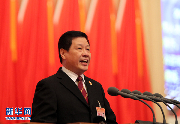 上海市人代會聽取市人大常委會和