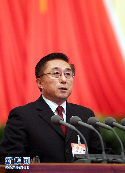 上海市人代會聽取市人大常委會和