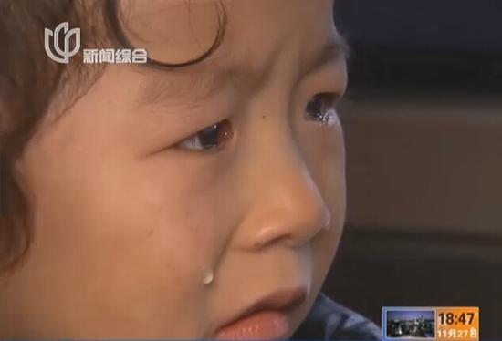 寶山一水果攤貨車當校車 8人座面包車塞下14人