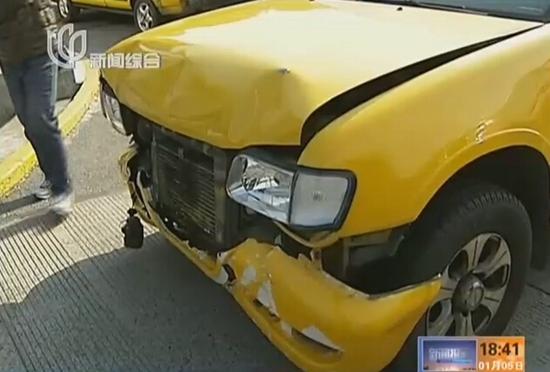 大霧致長江大橋15車追尾 幸無重大人員傷亡