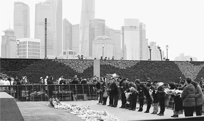 上海外灘踩踏事件七日祭 “再送親人一程”