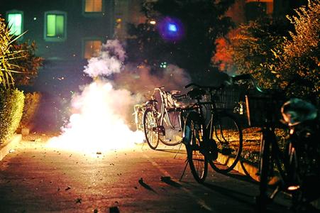 滬嚴格管控煙花爆竹售放 已收繳9000箱非法產品