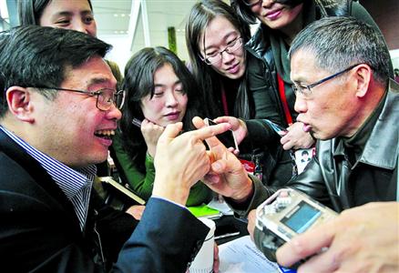 滬牌拍賣(mài)未來(lái)或?qū)⑷∠?車主可用原拍牌費(fèi)抵擁堵費(fèi)