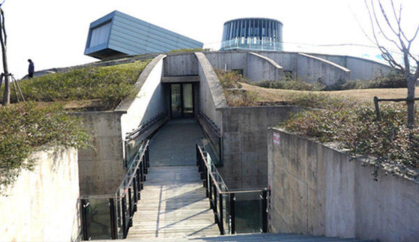 上海現獨特人工丘洞辦公室 無需空調冬暖夏涼