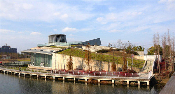 上海現(xiàn)獨特人工丘洞辦公室 無需空調(diào)冬暖夏涼