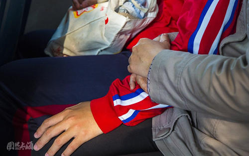 自閉癥日讓愛溫暖孤獨 星星的孩子不再孤單|圖