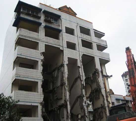 綿陽“空中樓閣”原因查明:開發商違規拆除(圖)