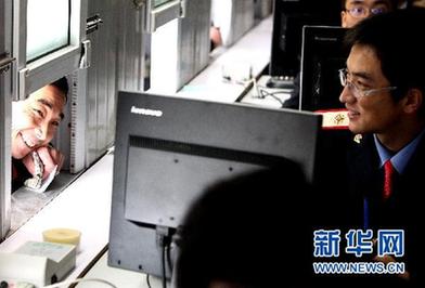 上海春運(yùn)售票第一天：高鐵“清淡”普通車“火爆”