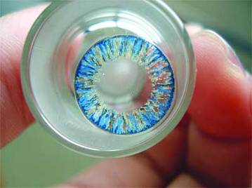 記者暗訪南京“美瞳”市場:回收8元賣20(組圖)