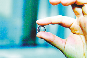 記者暗訪南京“美瞳”市場:回收8元賣20(組圖)