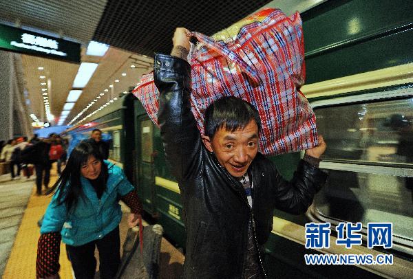 “三大難題”考驗春運 近29億人次能不能“走得動”