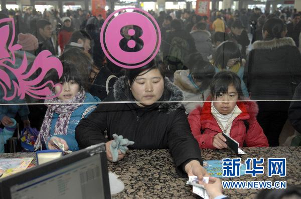 “三大難題”考驗春運(yùn) 近29億人次能不能“走得動”