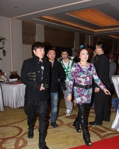 北京富豪慶生 明星陣容堪比春晚(組圖)