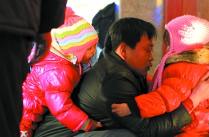 北京至漢口票面價840元的兩張火車票被炒到1400元