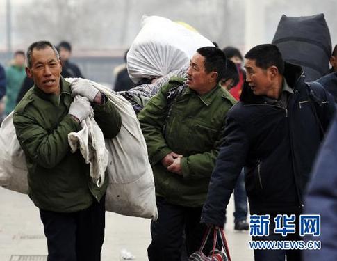 全國陸海空迎戰(zhàn)返程客流高峰