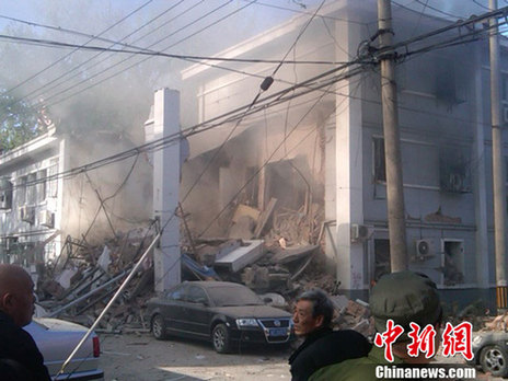 北京東城區居民樓發生爆炸坍塌（組圖）