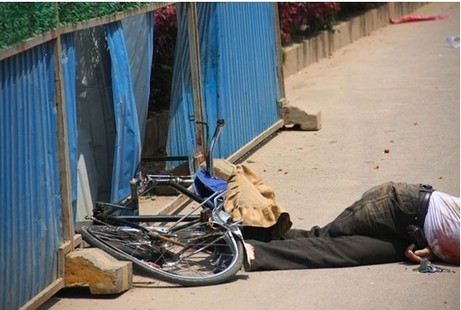 長(zhǎng)沙一男子涉嫌危險(xiǎn)駕駛肇事致無(wú)辜民眾5死6傷