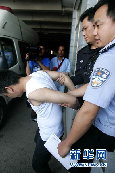 長(zhǎng)沙一男子涉嫌危險(xiǎn)駕駛肇事致無(wú)辜民眾5死6傷