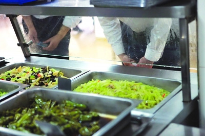 孫女發帖替奶奶賣萵苣 百名蔬菜經紀人今大采購