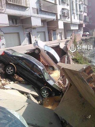 “住行安全”引關注：各地城市道路接連塌陷(組圖)