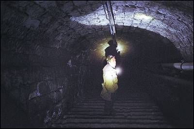 揭秘礦工真實生活:工作危險收入不高 漸接受社會不公