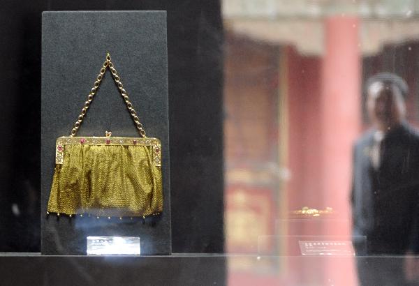 故宮博物院:為展品失竊致歉 網(wǎng)傳失竊現(xiàn)場照片不實(shí)