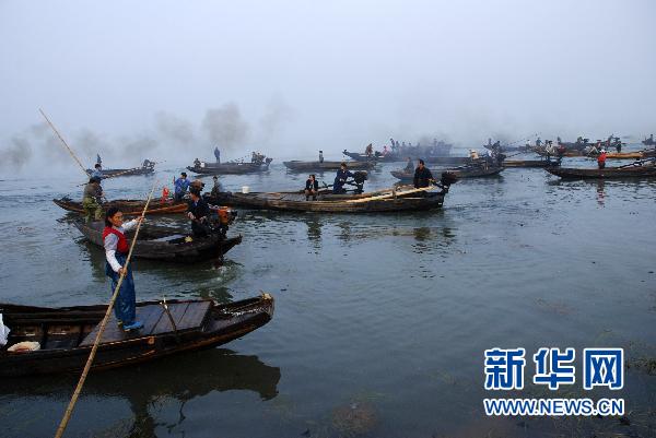 國家級濕地保護區龍感湖因旱被迫延長禁漁期(圖)