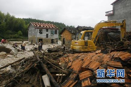 直擊湖南岳陽山洪泥石流災區