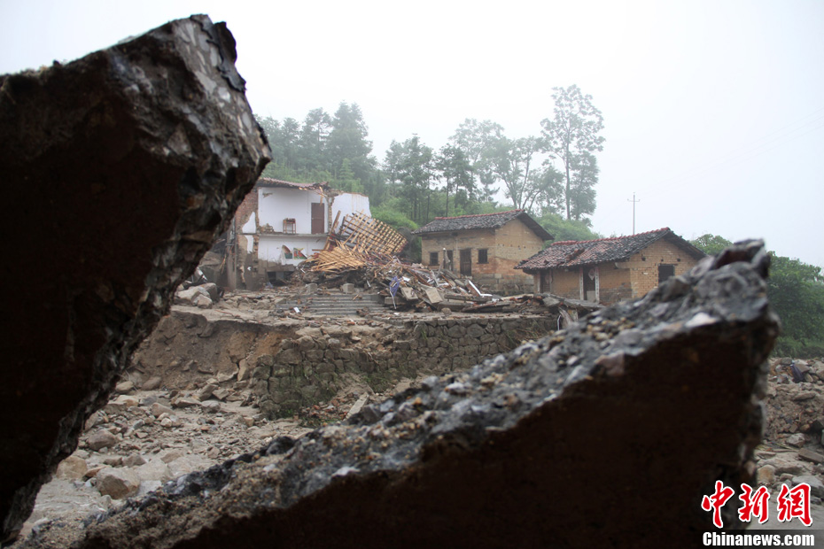 南方近日連遭強降雨 浙江發(fā)布首個暴雨黃色預警