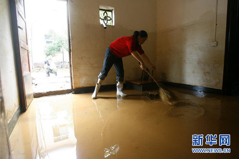 南方多省遭第二輪暴雨襲擊 部分城市被洪水圍困