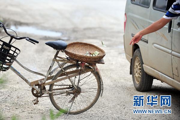 網曝廣西柳州一收費站旁驚現“山寨”收費站調查